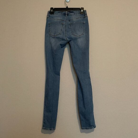 New York & Company, Size 2, Distressed Animal Print Patch, High Rise Skinny Jean - Picture 4 of 10